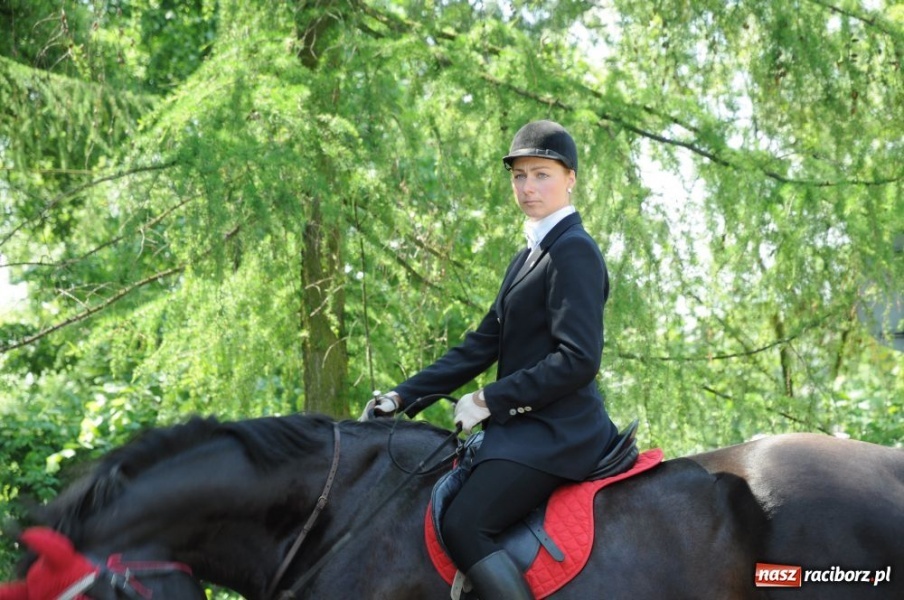 Zdjęcie w galerii na portalu naszraciborz.pl: Majówka konna w Krowiarkach wiadomości z regionu