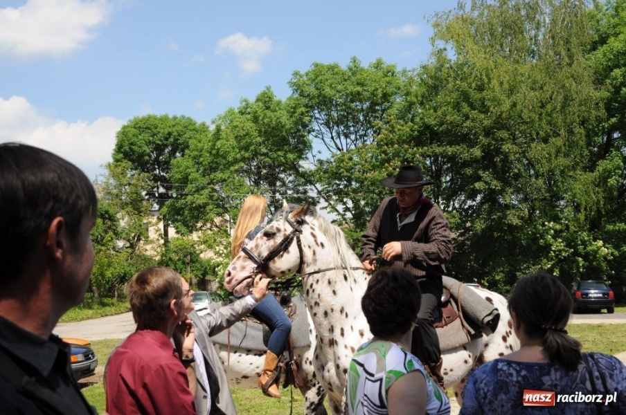 Zdjęcie w galerii na portalu naszraciborz.pl: Majówka konna w Krowiarkach wiadomości z regionu