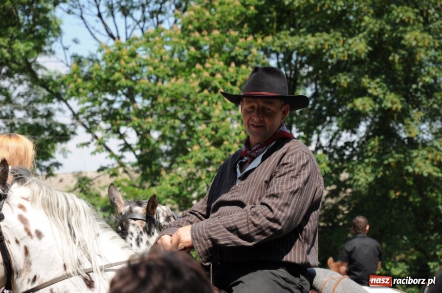 Zdjęcie w galerii na portalu naszraciborz.pl: Majówka konna w Krowiarkach wiadomości z regionu
