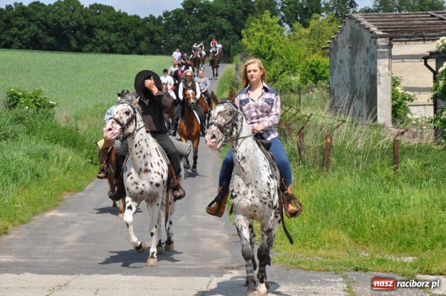 Zdjęcie w galerii na portalu naszraciborz.pl: Majówka konna w Krowiarkach wiadomości z regionu