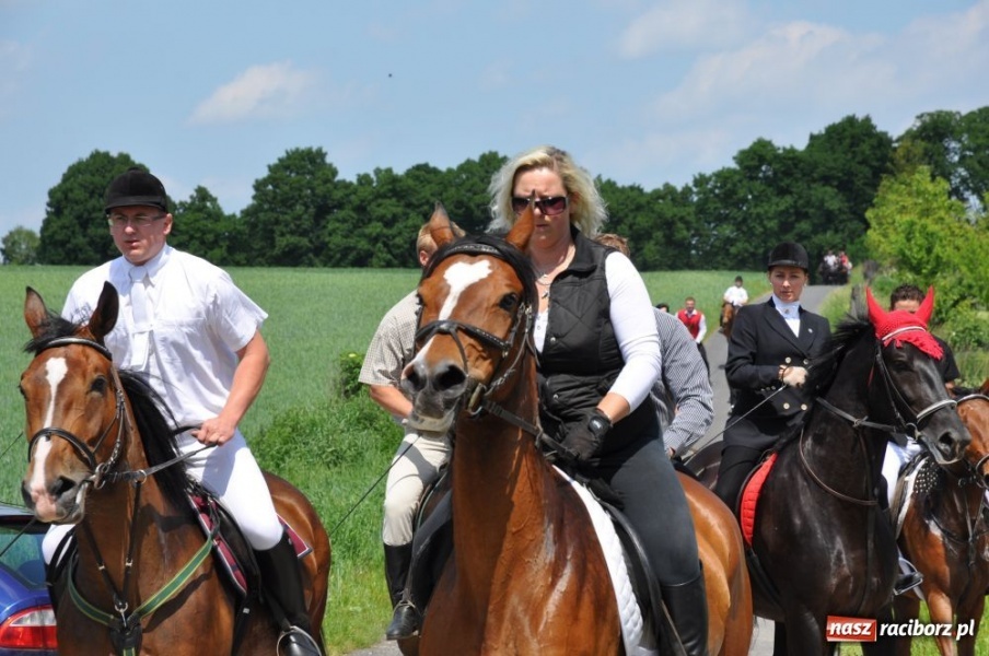 Zdjęcie w galerii na portalu naszraciborz.pl: Majówka konna w Krowiarkach wiadomości z regionu