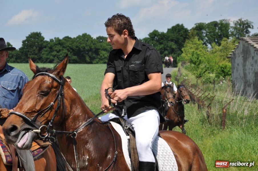 Zdjęcie w galerii na portalu naszraciborz.pl: Majówka konna w Krowiarkach wiadomości z regionu