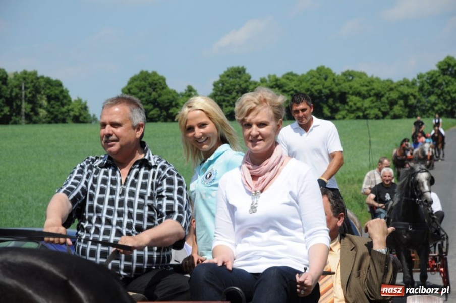 Zdjęcie w galerii na portalu naszraciborz.pl: Majówka konna w Krowiarkach wiadomości z regionu