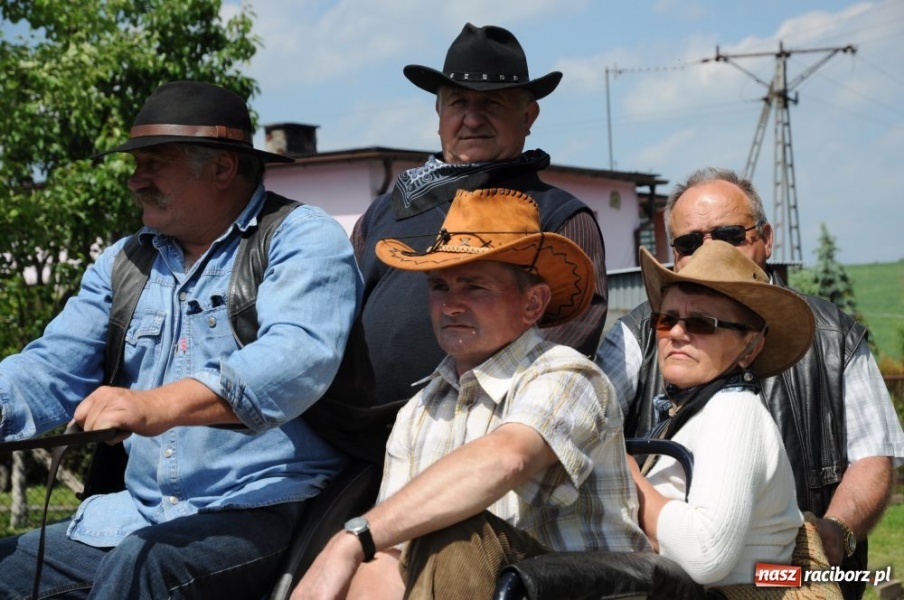 Zdjęcie w galerii na portalu naszraciborz.pl: Majówka konna w Krowiarkach wiadomości z regionu