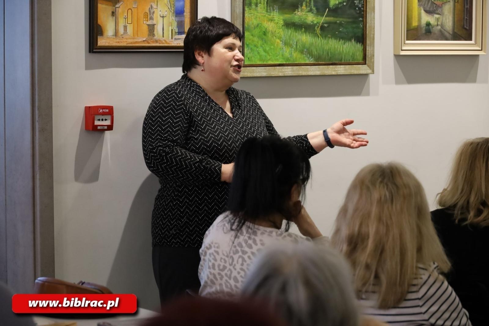 Zdjęcie w galerii na portalu naszraciborz.pl: Sekrety ziołowej natury – wykład z elementami warsztatowymi w bibliotece wiadomości z regionu