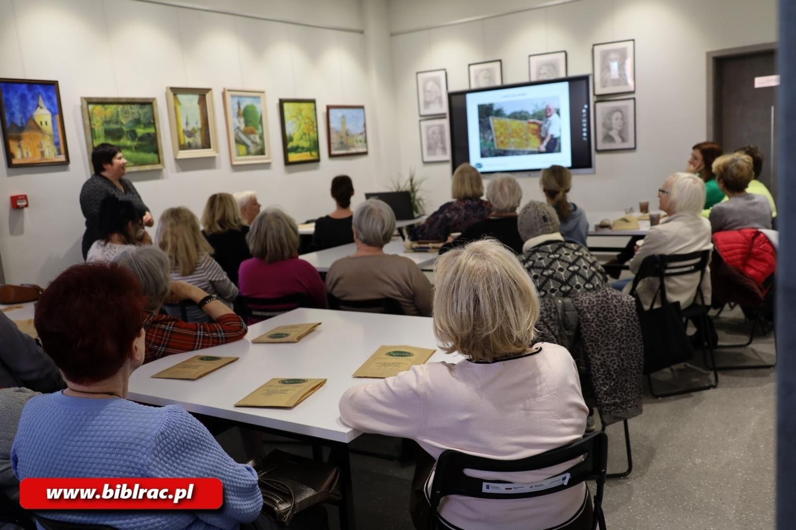Zdjęcie w galerii na portalu naszraciborz.pl: Sekrety ziołowej natury – wykład z elementami warsztatowymi w bibliotece wiadomości z regionu