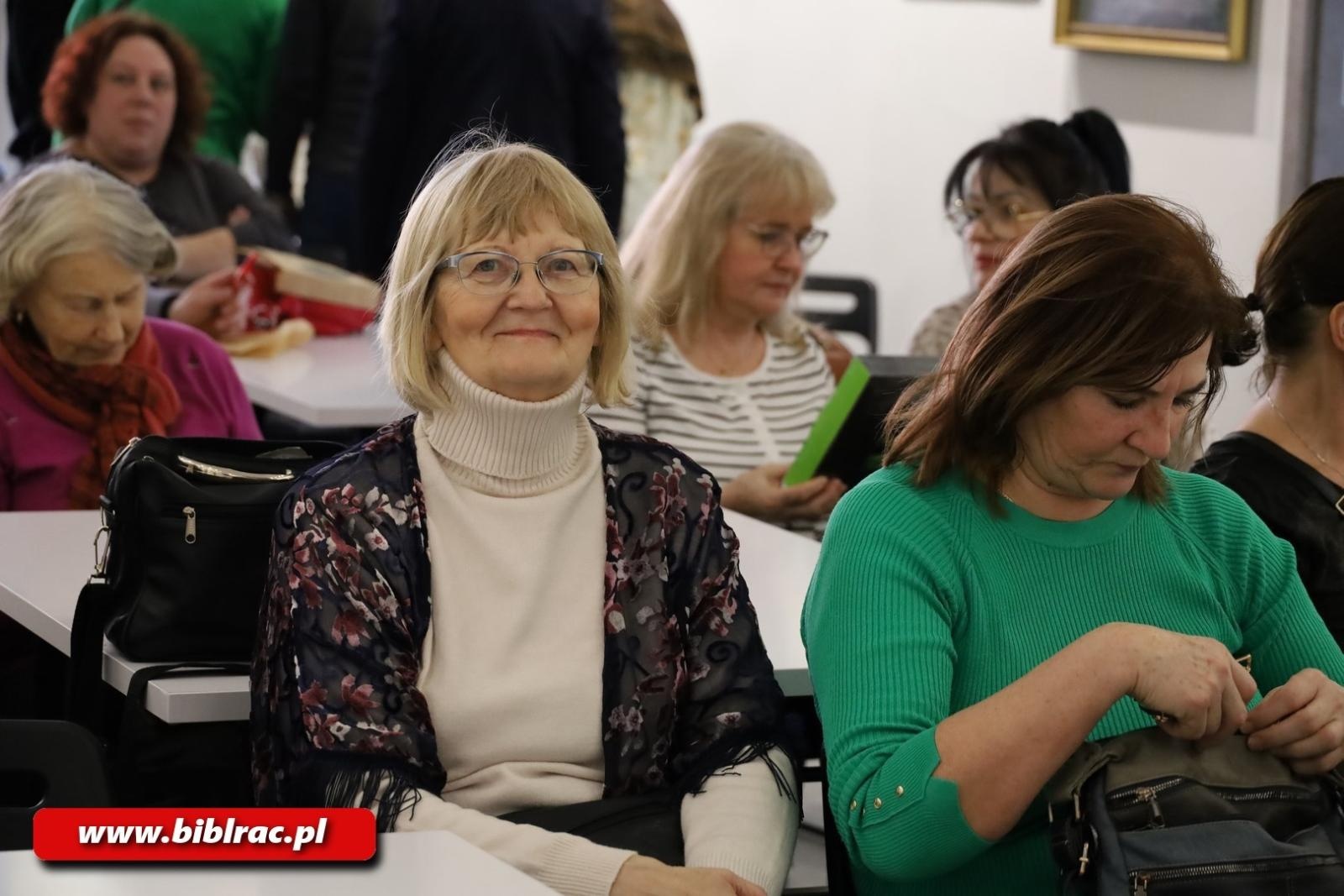 Zdjęcie w galerii na portalu naszraciborz.pl: Sekrety ziołowej natury – wykład z elementami warsztatowymi w bibliotece wiadomości z regionu