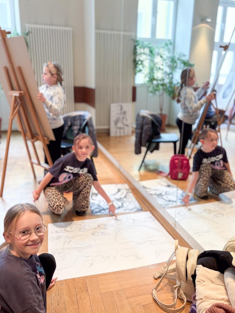 Zdjęcie w galerii na portalu naszraciborz.pl: Magia czerni i bieli – warsztaty rysunku węglem podczas Ferii z RCK wiadomości z regionu