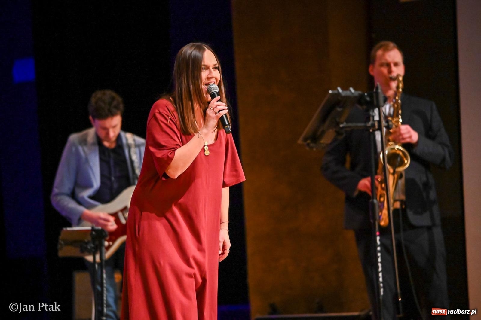 Zdjęcie w galerii na portalu naszraciborz.pl: Zielono mi… ocalić od zapomnienia. Walentynkowa gala w Raciborzu pełna wzruszeń wiadomości z regionu