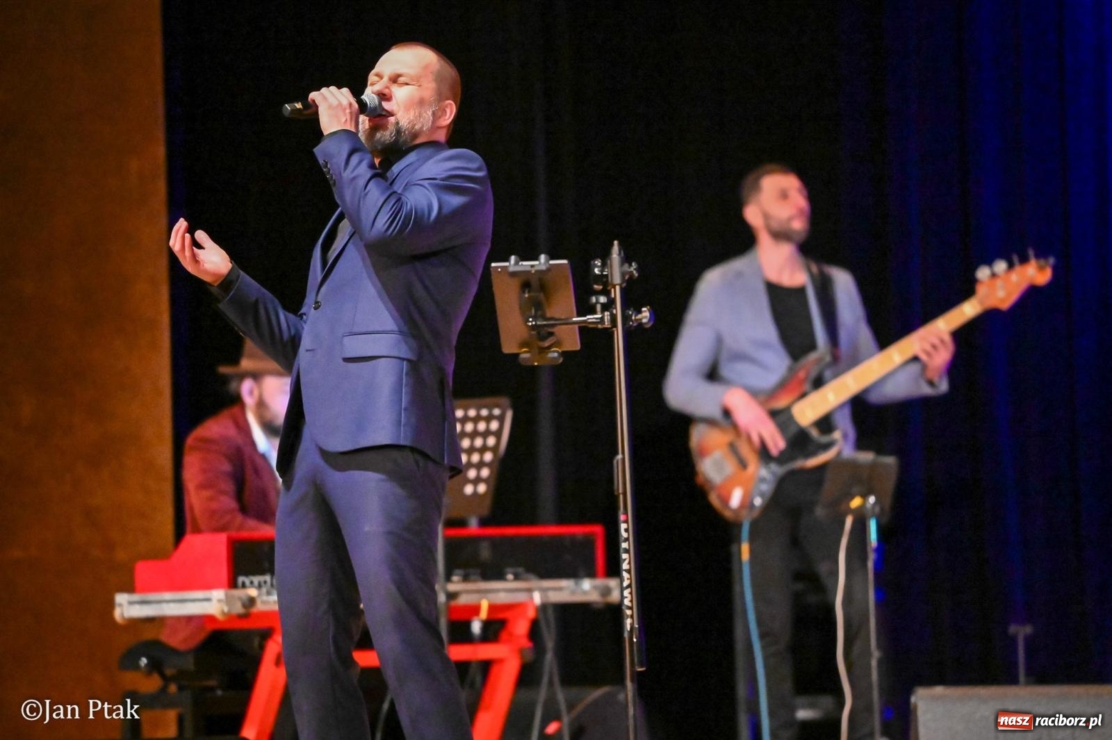 Zdjęcie w galerii na portalu naszraciborz.pl: Zielono mi… ocalić od zapomnienia. Walentynkowa gala w Raciborzu pełna wzruszeń wiadomości z regionu