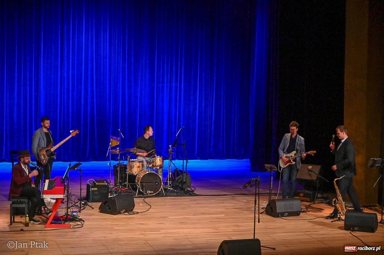 Zdjęcie w galerii na portalu naszraciborz.pl: Zielono mi… ocalić od zapomnienia. Walentynkowa gala w Raciborzu pełna wzruszeń wiadomości z regionu
