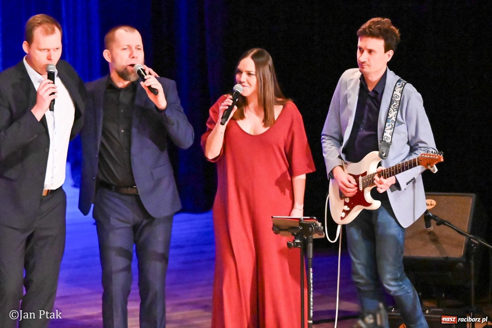 Zdjęcie w galerii na portalu naszraciborz.pl: Zielono mi… ocalić od zapomnienia. Walentynkowa gala w Raciborzu pełna wzruszeń wiadomości z regionu