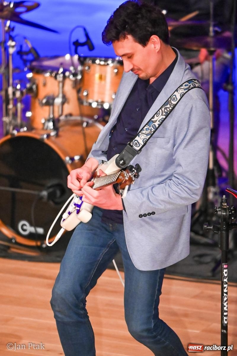 Zdjęcie w galerii na portalu naszraciborz.pl: Zielono mi… ocalić od zapomnienia. Walentynkowa gala w Raciborzu pełna wzruszeń wiadomości z regionu