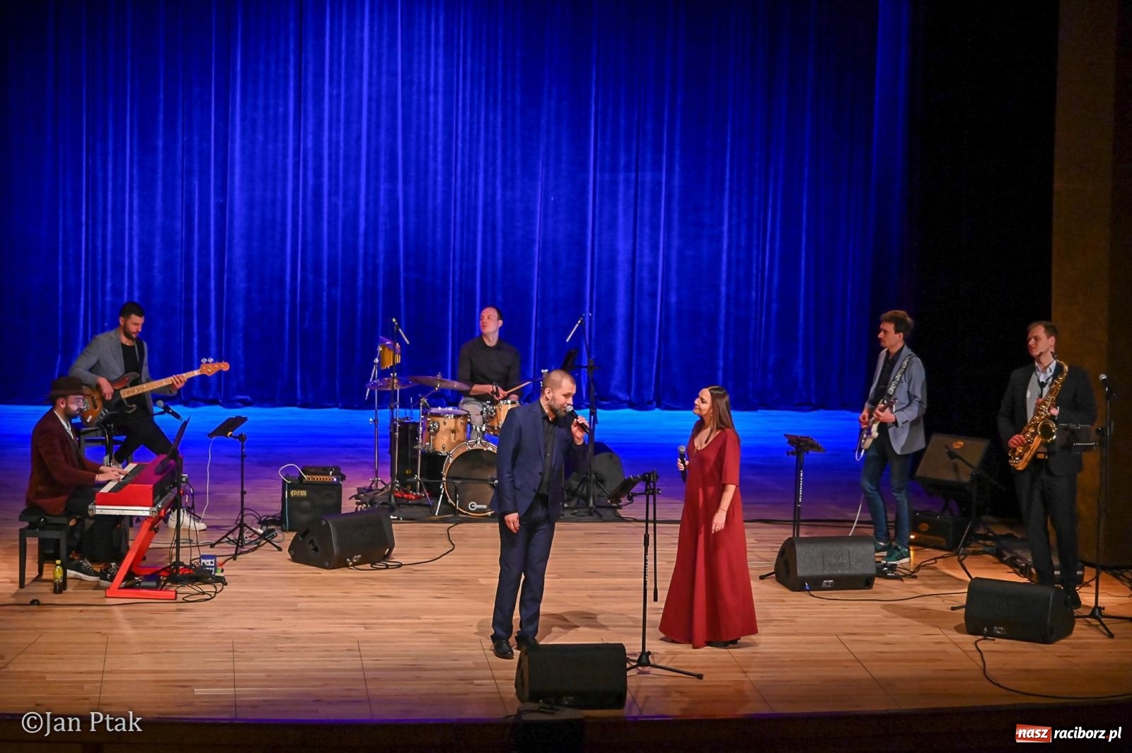 Zdjęcie w galerii na portalu naszraciborz.pl: Zielono mi… ocalić od zapomnienia. Walentynkowa gala w Raciborzu pełna wzruszeń wiadomości z regionu
