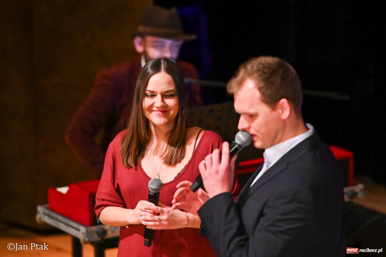 Zdjęcie w galerii na portalu naszraciborz.pl: Zielono mi… ocalić od zapomnienia. Walentynkowa gala w Raciborzu pełna wzruszeń wiadomości z regionu