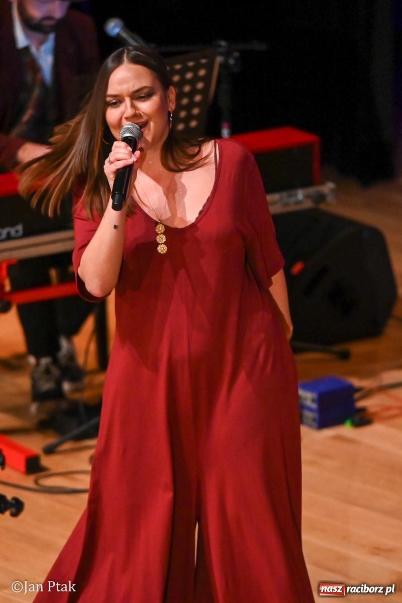 Zdjęcie w galerii na portalu naszraciborz.pl: Zielono mi… ocalić od zapomnienia. Walentynkowa gala w Raciborzu pełna wzruszeń wiadomości z regionu