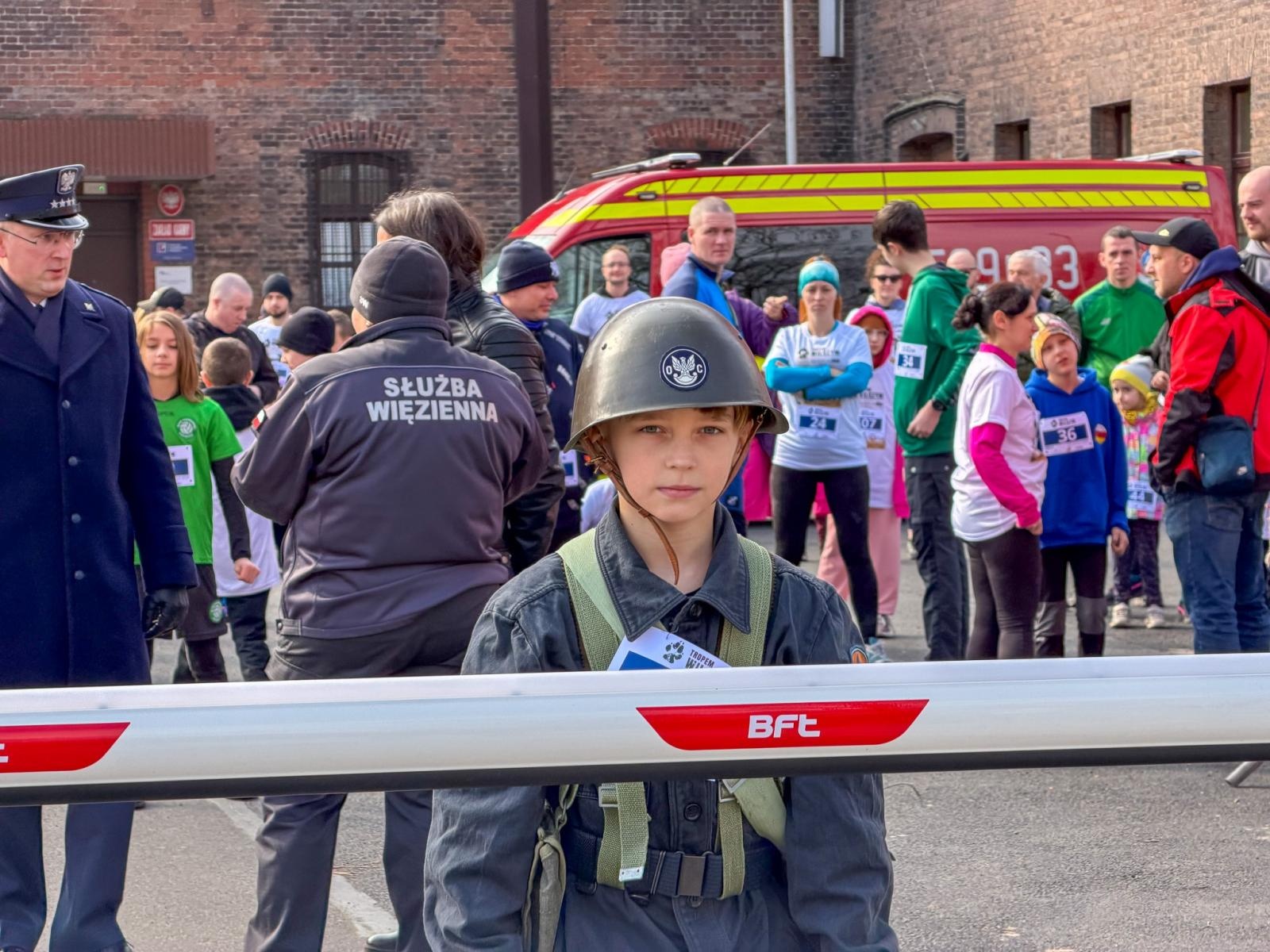 Zdjęcie w galerii na portalu naszraciborz.pl: Blisko 100 uczestników na starcie XIV Biegu Tropem Wilczym w Raciborzu wiadomości z regionu
