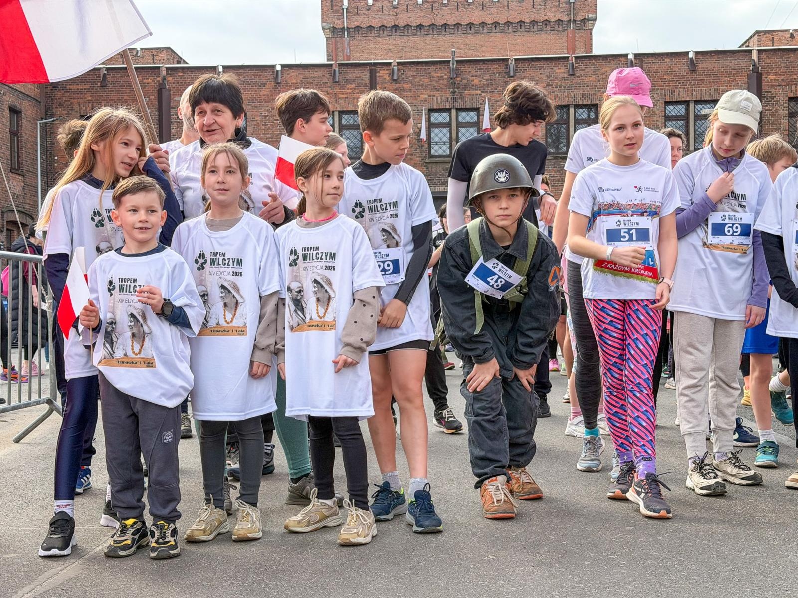 Zdjęcie w galerii na portalu naszraciborz.pl: Blisko 100 uczestników na starcie XIV Biegu Tropem Wilczym w Raciborzu wiadomości z regionu