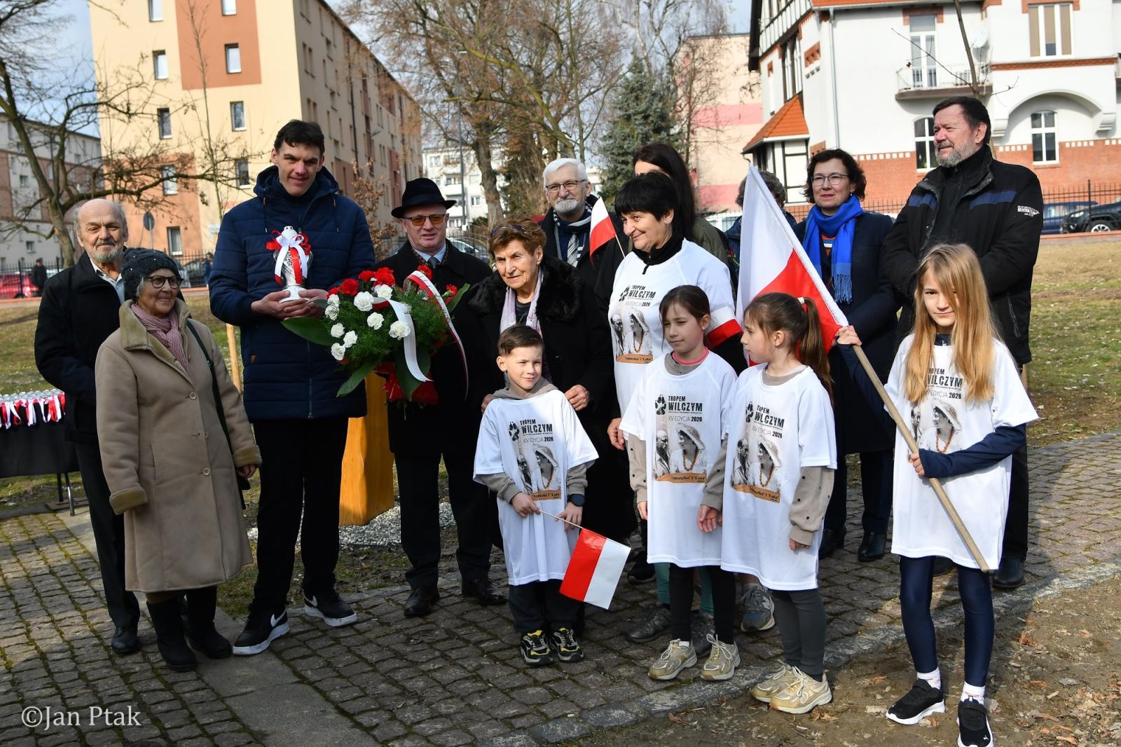 Zdjęcie w galerii na portalu naszraciborz.pl: Blisko 100 uczestników na starcie XIV Biegu Tropem Wilczym w Raciborzu wiadomości z regionu