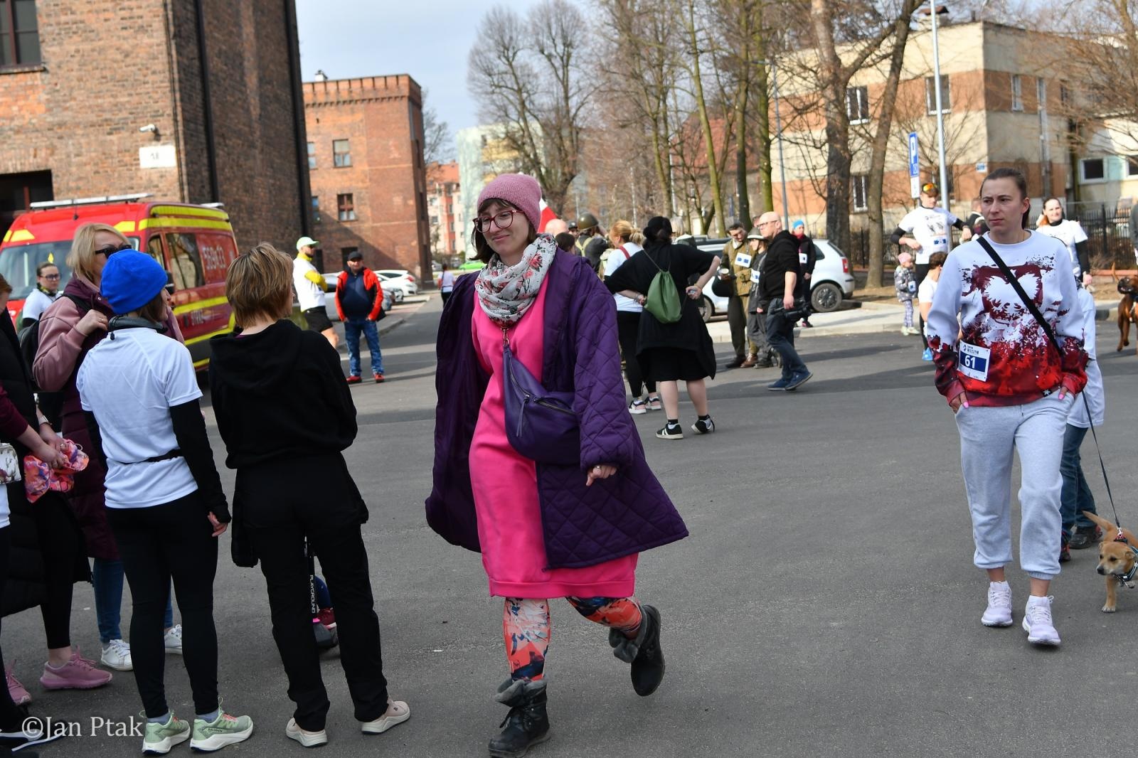 Zdjęcie w galerii na portalu naszraciborz.pl: Blisko 100 uczestników na starcie XIV Biegu Tropem Wilczym w Raciborzu wiadomości z regionu