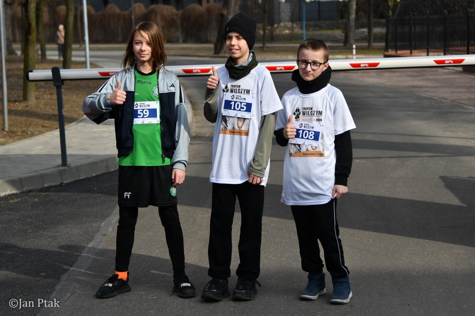 Zdjęcie w galerii na portalu naszraciborz.pl: Blisko 100 uczestników na starcie XIV Biegu Tropem Wilczym w Raciborzu wiadomości z regionu