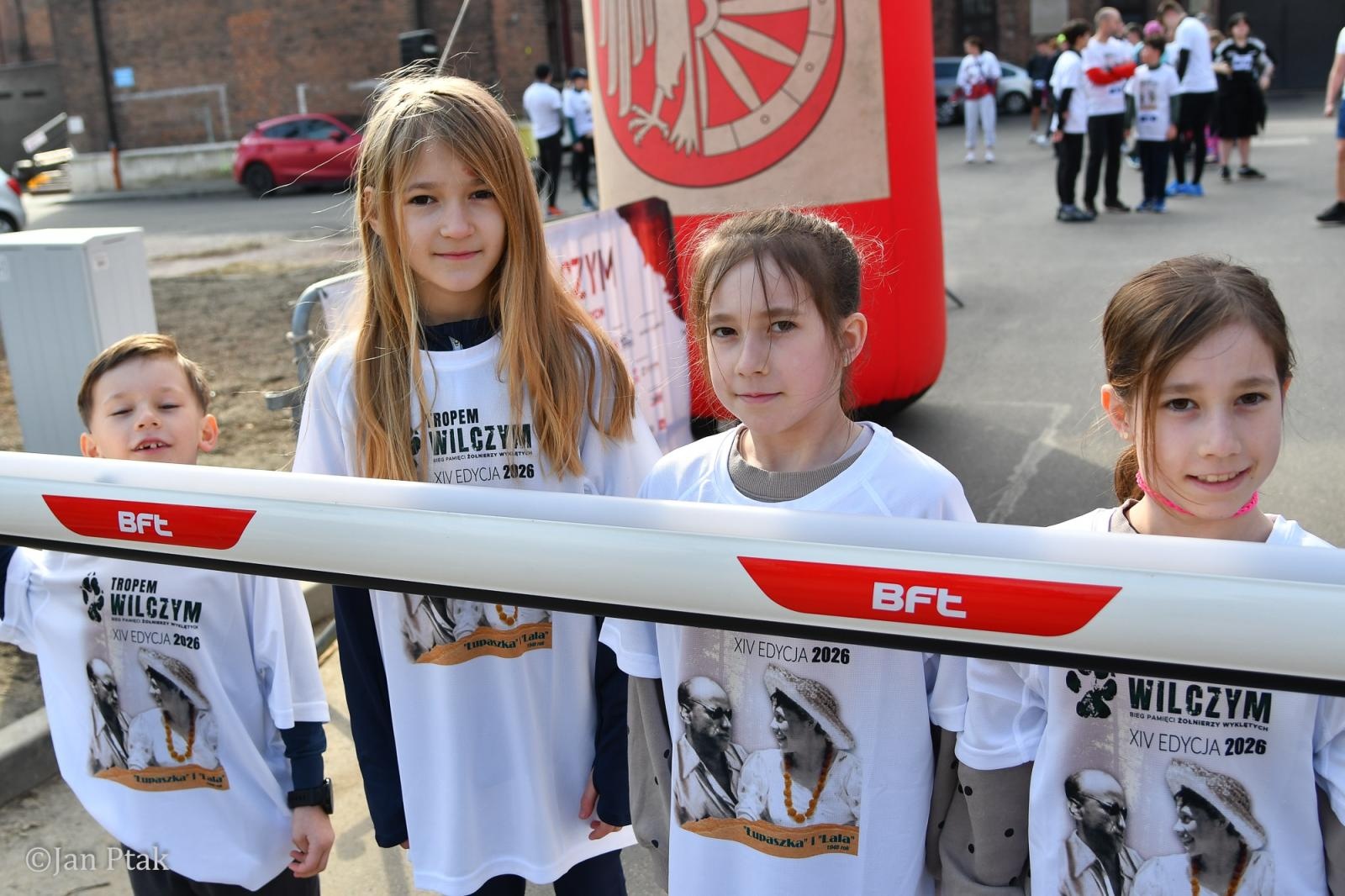 Zdjęcie w galerii na portalu naszraciborz.pl: Blisko 100 uczestników na starcie XIV Biegu Tropem Wilczym w Raciborzu wiadomości z regionu