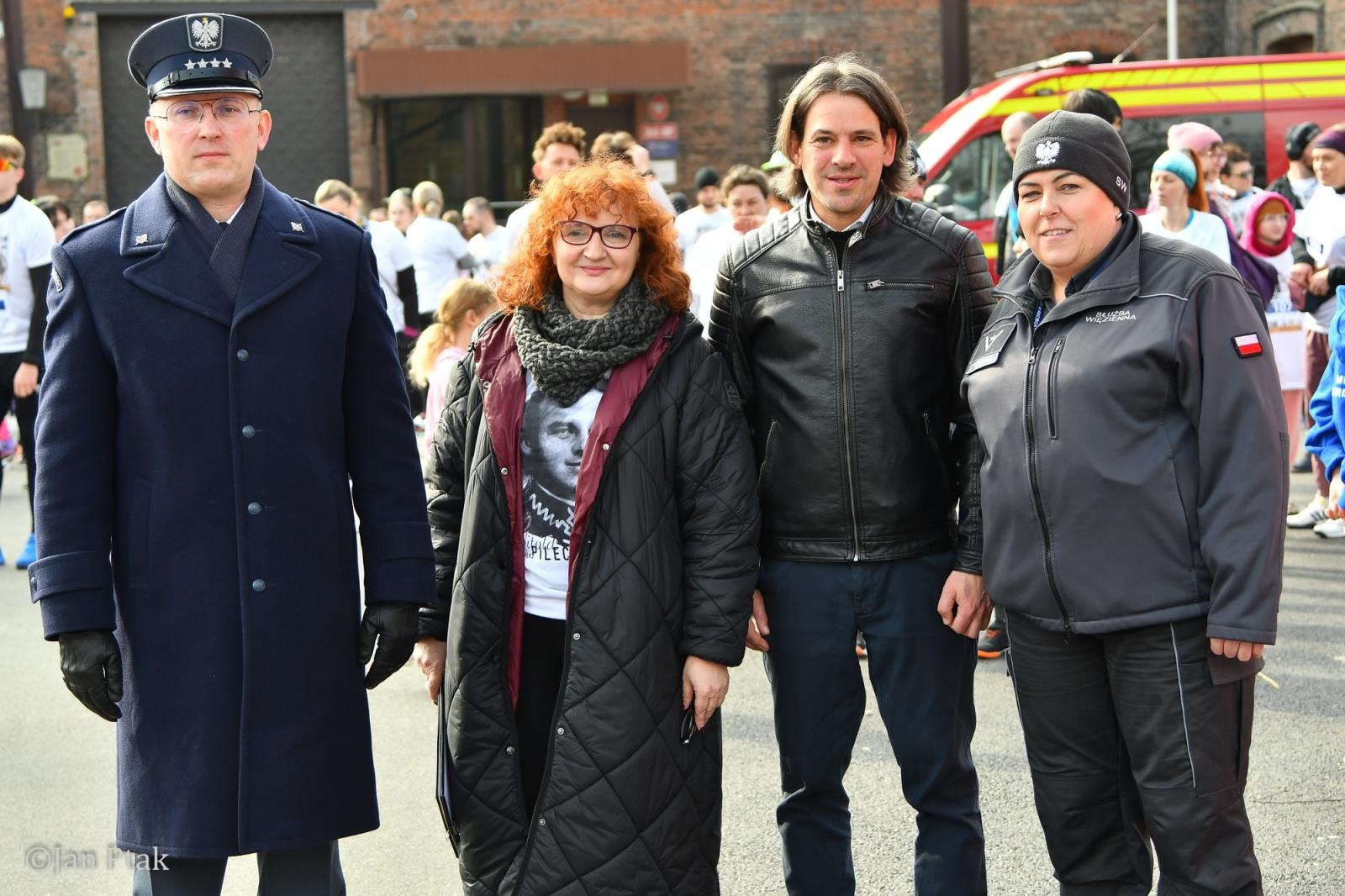 Zdjęcie w galerii na portalu naszraciborz.pl: Blisko 100 uczestników na starcie XIV Biegu Tropem Wilczym w Raciborzu wiadomości z regionu
