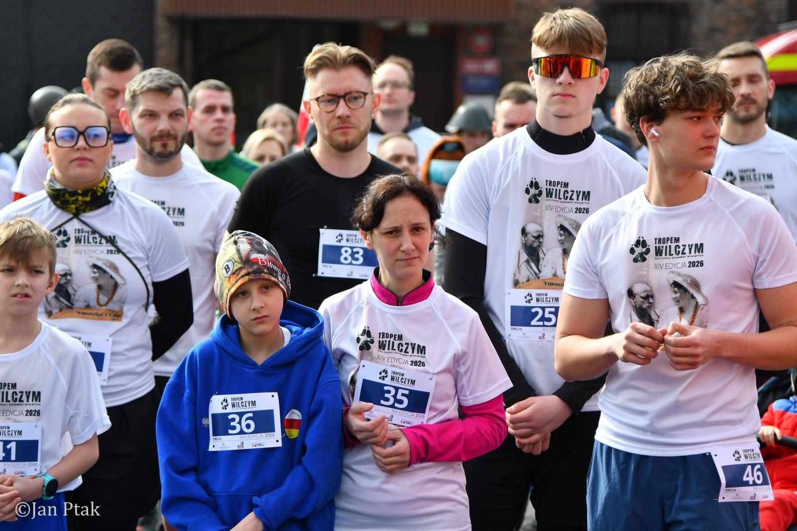 Zdjęcie w galerii na portalu naszraciborz.pl: Blisko 100 uczestników na starcie XIV Biegu Tropem Wilczym w Raciborzu wiadomości z regionu