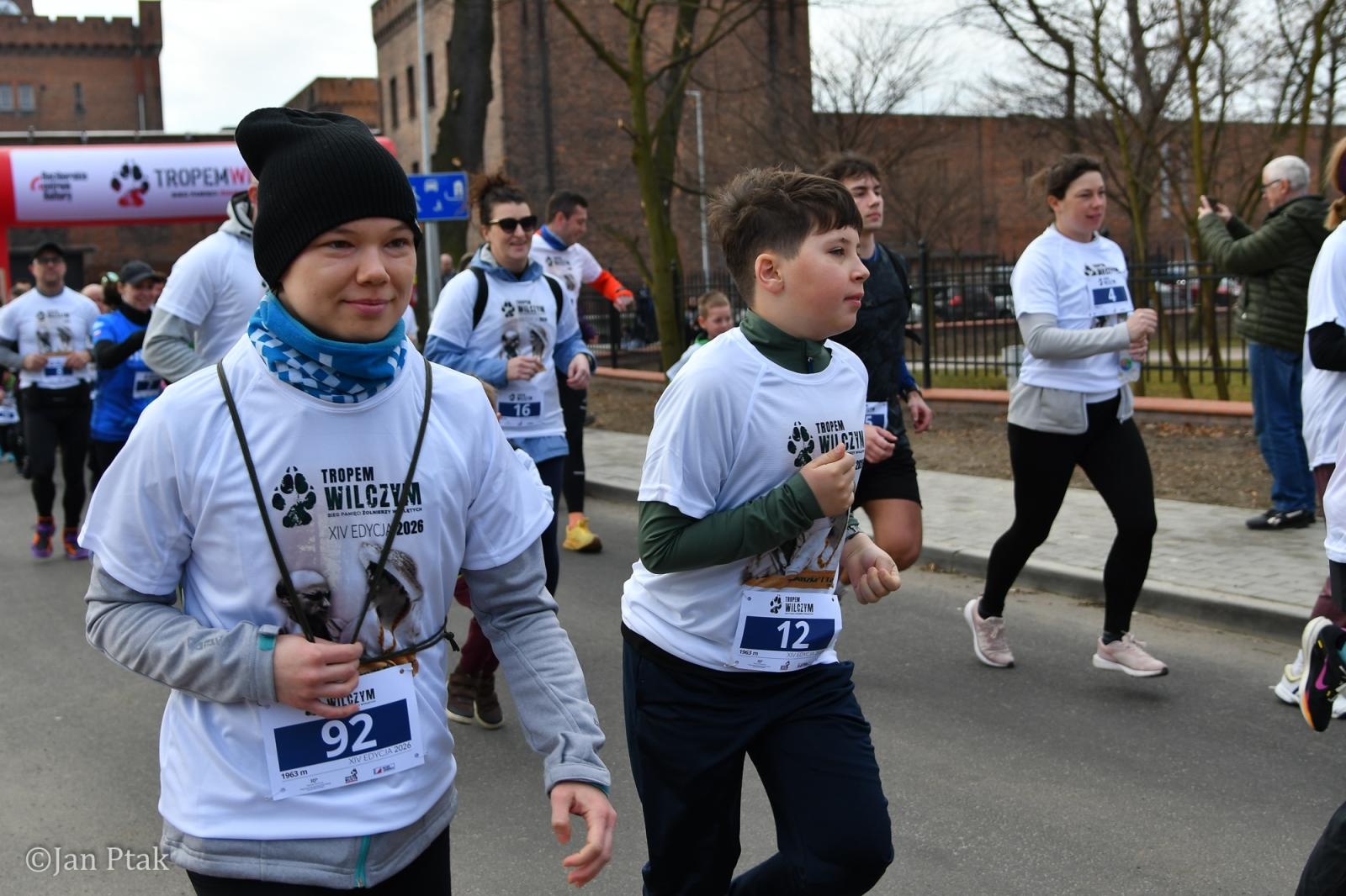 Zdjęcie w galerii na portalu naszraciborz.pl: Blisko 100 uczestników na starcie XIV Biegu Tropem Wilczym w Raciborzu wiadomości z regionu