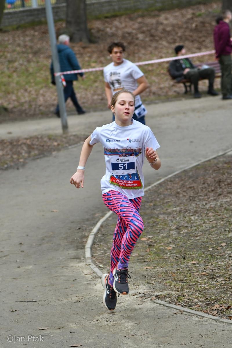 Zdjęcie w galerii na portalu naszraciborz.pl: Blisko 100 uczestników na starcie XIV Biegu Tropem Wilczym w Raciborzu wiadomości z regionu