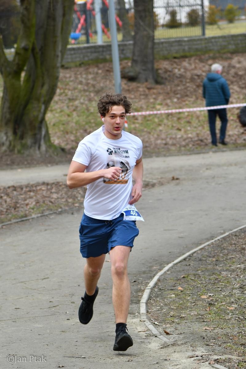 Zdjęcie w galerii na portalu naszraciborz.pl: Blisko 100 uczestników na starcie XIV Biegu Tropem Wilczym w Raciborzu wiadomości z regionu