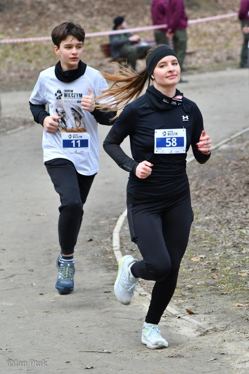 Zdjęcie w galerii na portalu naszraciborz.pl: Blisko 100 uczestników na starcie XIV Biegu Tropem Wilczym w Raciborzu wiadomości z regionu