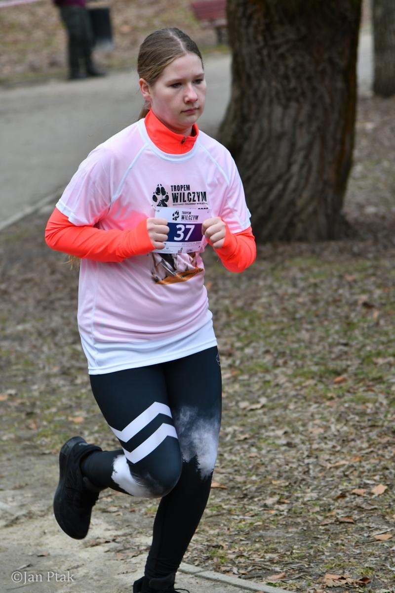 Zdjęcie w galerii na portalu naszraciborz.pl: Blisko 100 uczestników na starcie XIV Biegu Tropem Wilczym w Raciborzu wiadomości z regionu