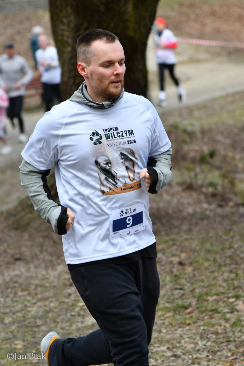 Zdjęcie w galerii na portalu naszraciborz.pl: Blisko 100 uczestników na starcie XIV Biegu Tropem Wilczym w Raciborzu wiadomości z regionu