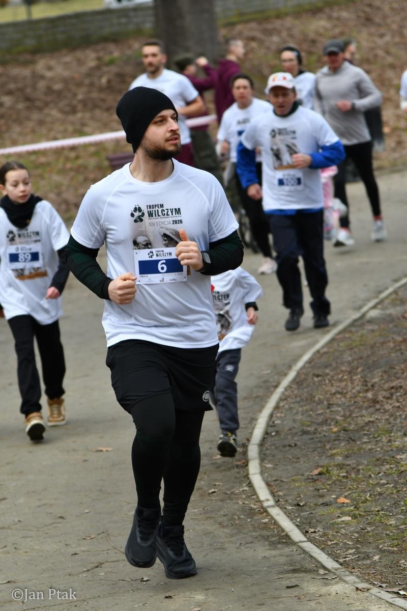 Zdjęcie w galerii na portalu naszraciborz.pl: Blisko 100 uczestników na starcie XIV Biegu Tropem Wilczym w Raciborzu wiadomości z regionu
