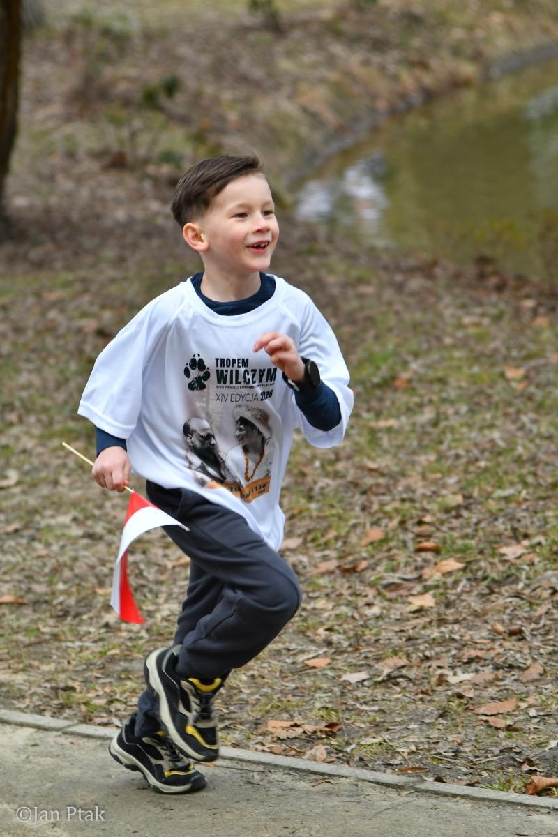 Zdjęcie w galerii na portalu naszraciborz.pl: Blisko 100 uczestników na starcie XIV Biegu Tropem Wilczym w Raciborzu wiadomości z regionu