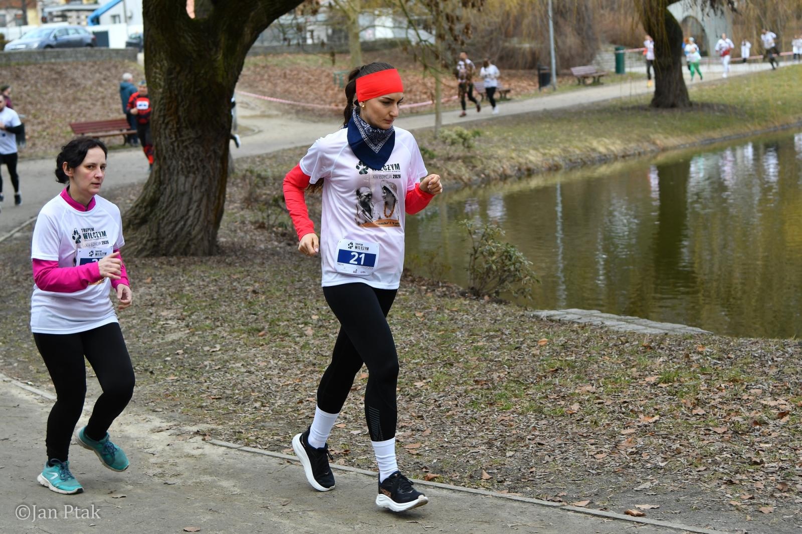 Zdjęcie w galerii na portalu naszraciborz.pl: Blisko 100 uczestników na starcie XIV Biegu Tropem Wilczym w Raciborzu wiadomości z regionu