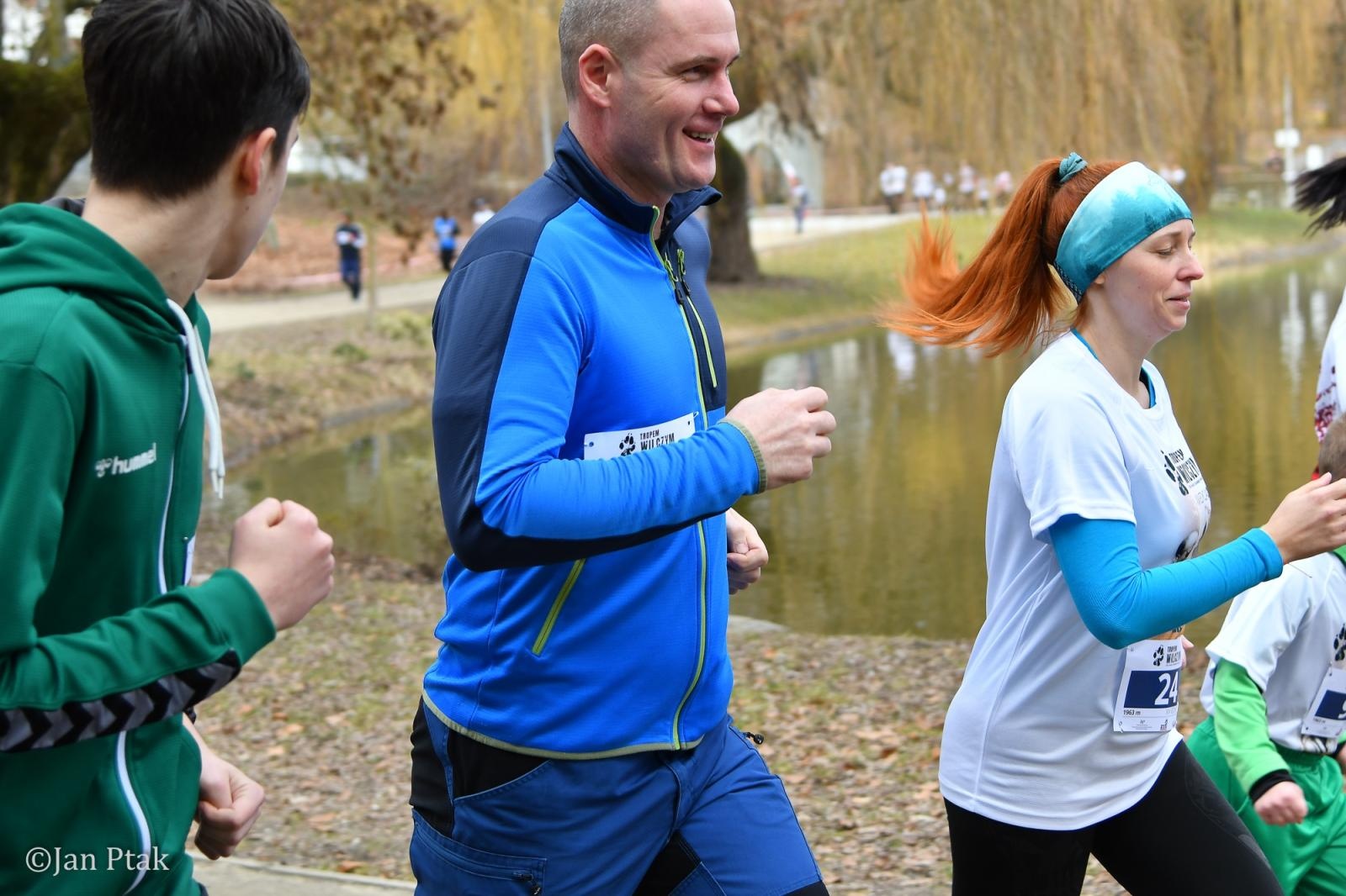 Zdjęcie w galerii na portalu naszraciborz.pl: Blisko 100 uczestników na starcie XIV Biegu Tropem Wilczym w Raciborzu wiadomości z regionu