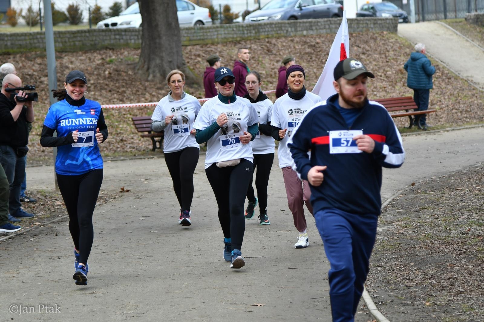 Zdjęcie w galerii na portalu naszraciborz.pl: Blisko 100 uczestników na starcie XIV Biegu Tropem Wilczym w Raciborzu wiadomości z regionu