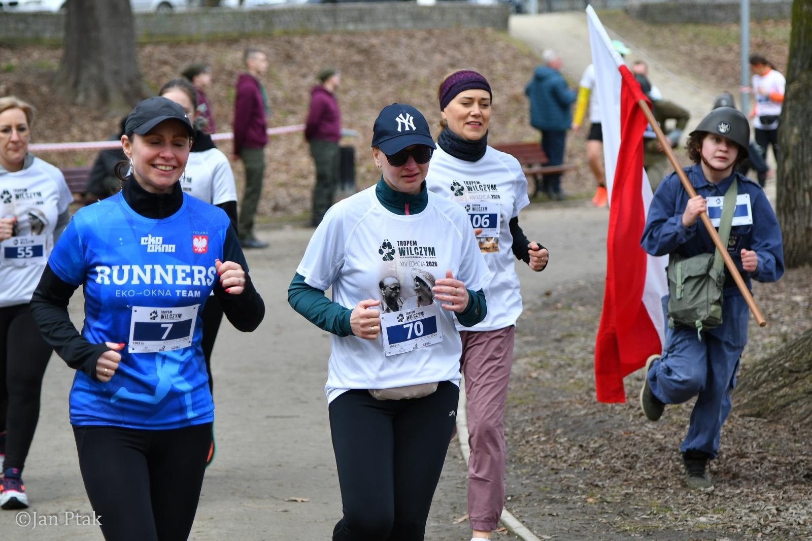 Zdjęcie w galerii na portalu naszraciborz.pl: Blisko 100 uczestników na starcie XIV Biegu Tropem Wilczym w Raciborzu wiadomości z regionu