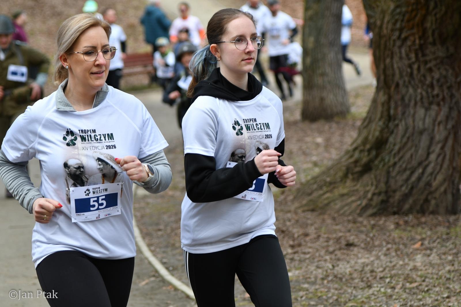 Zdjęcie w galerii na portalu naszraciborz.pl: Blisko 100 uczestników na starcie XIV Biegu Tropem Wilczym w Raciborzu wiadomości z regionu