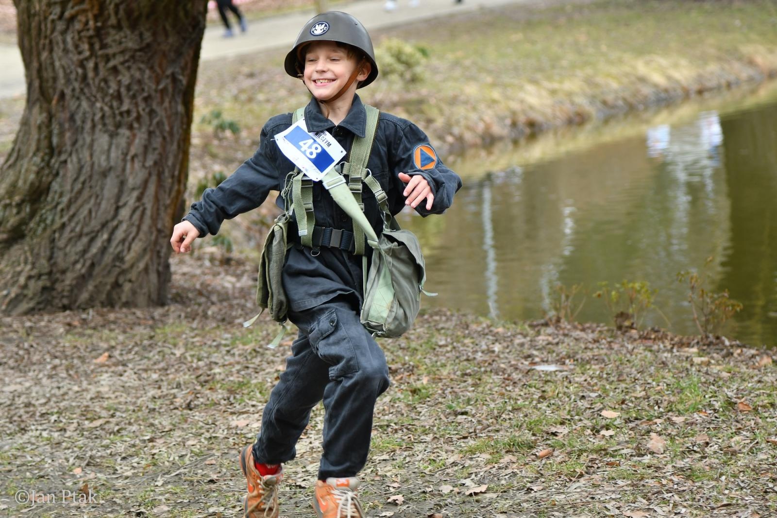 Zdjęcie w galerii na portalu naszraciborz.pl: Blisko 100 uczestników na starcie XIV Biegu Tropem Wilczym w Raciborzu wiadomości z regionu