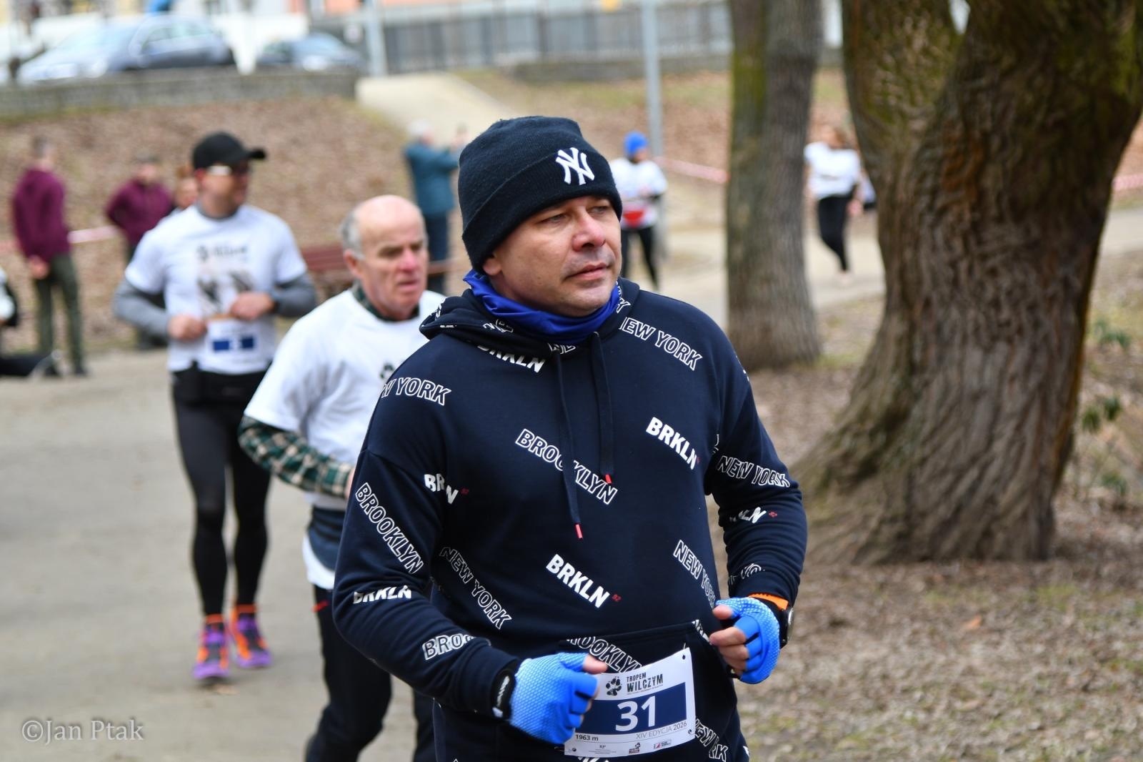 Zdjęcie w galerii na portalu naszraciborz.pl: Blisko 100 uczestników na starcie XIV Biegu Tropem Wilczym w Raciborzu wiadomości z regionu