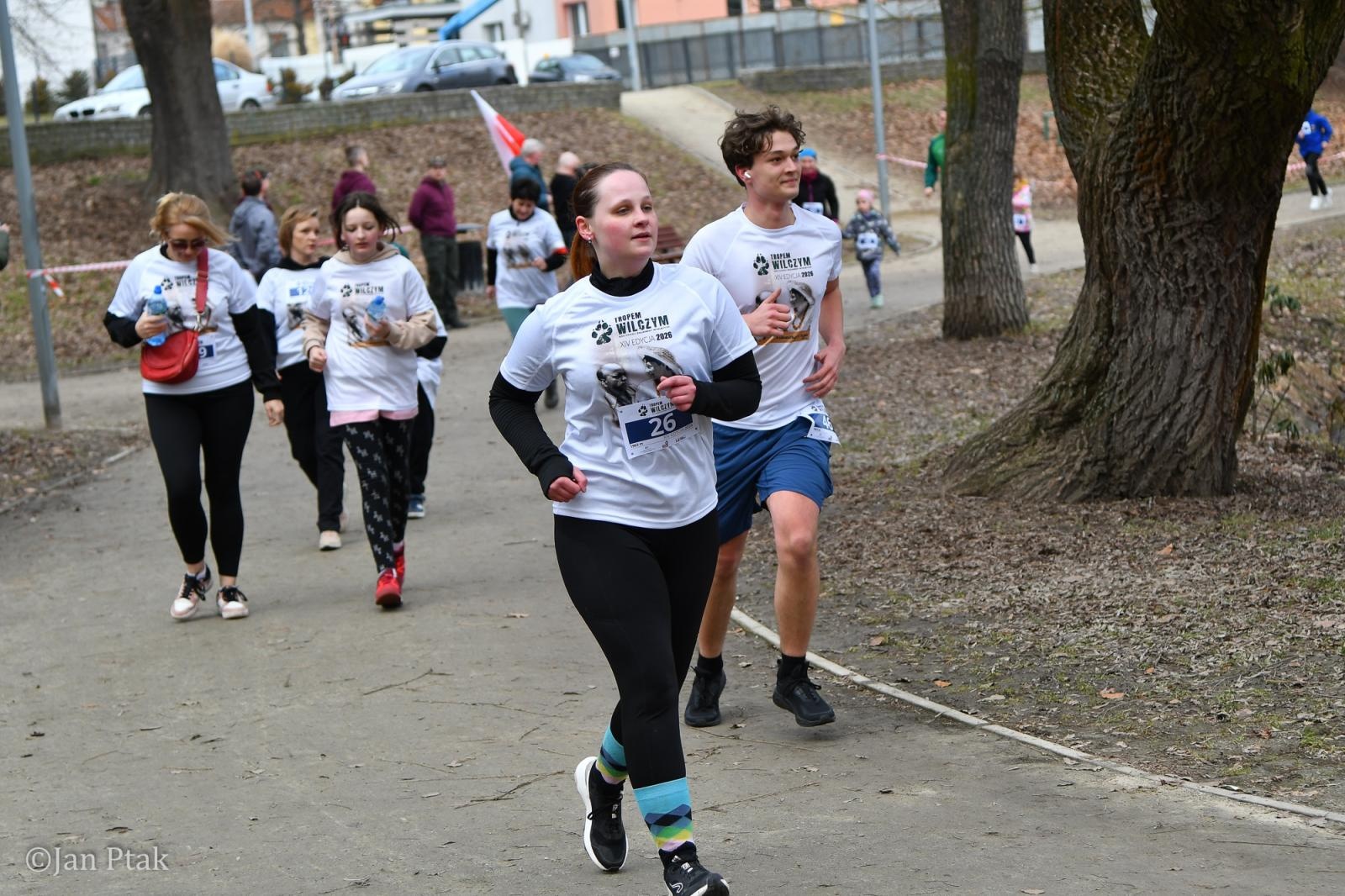 Zdjęcie w galerii na portalu naszraciborz.pl: Blisko 100 uczestników na starcie XIV Biegu Tropem Wilczym w Raciborzu wiadomości z regionu