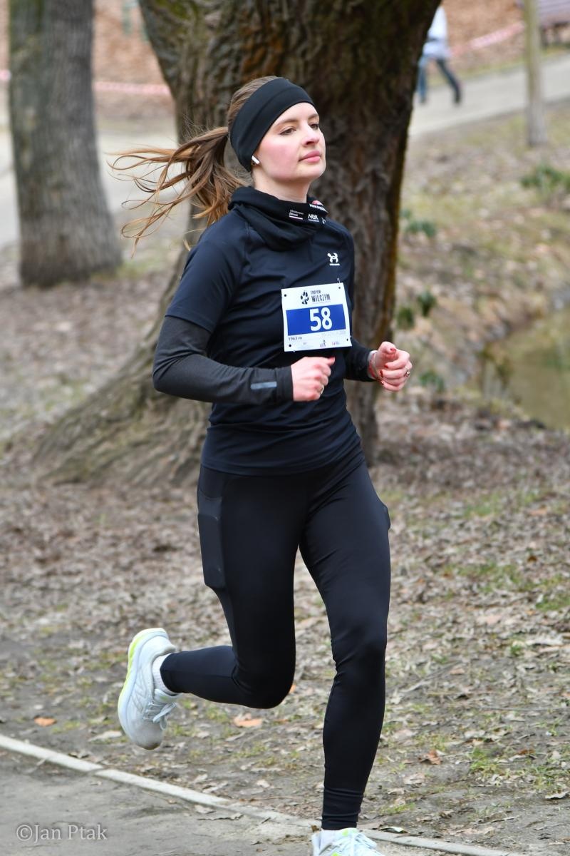 Zdjęcie w galerii na portalu naszraciborz.pl: Blisko 100 uczestników na starcie XIV Biegu Tropem Wilczym w Raciborzu wiadomości z regionu