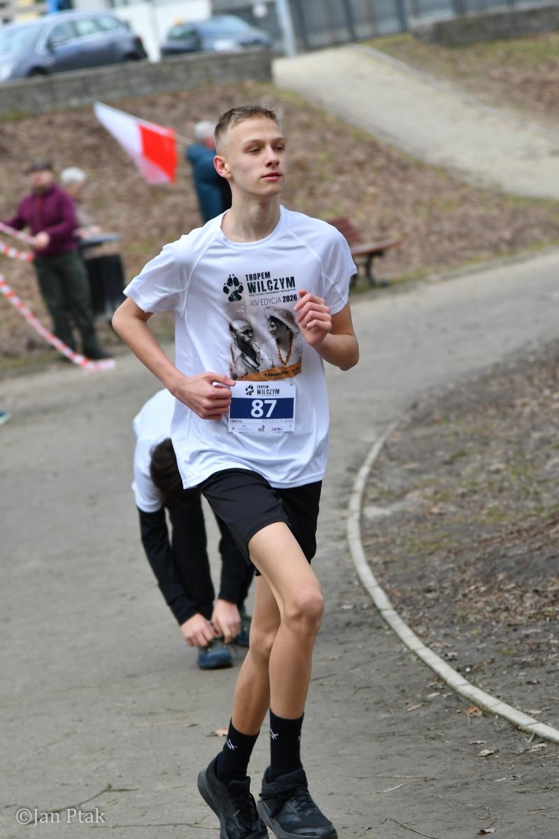 Zdjęcie w galerii na portalu naszraciborz.pl: Blisko 100 uczestników na starcie XIV Biegu Tropem Wilczym w Raciborzu wiadomości z regionu