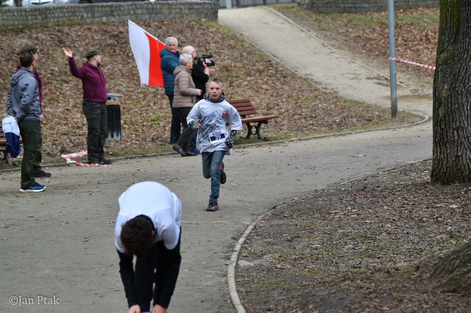 Zdjęcie w galerii na portalu naszraciborz.pl: Blisko 100 uczestników na starcie XIV Biegu Tropem Wilczym w Raciborzu wiadomości z regionu