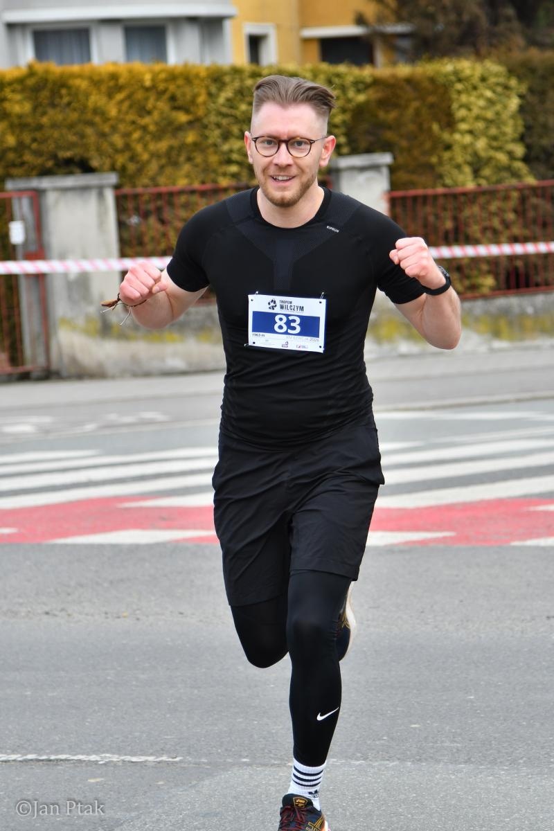 Zdjęcie w galerii na portalu naszraciborz.pl: Blisko 100 uczestników na starcie XIV Biegu Tropem Wilczym w Raciborzu wiadomości z regionu