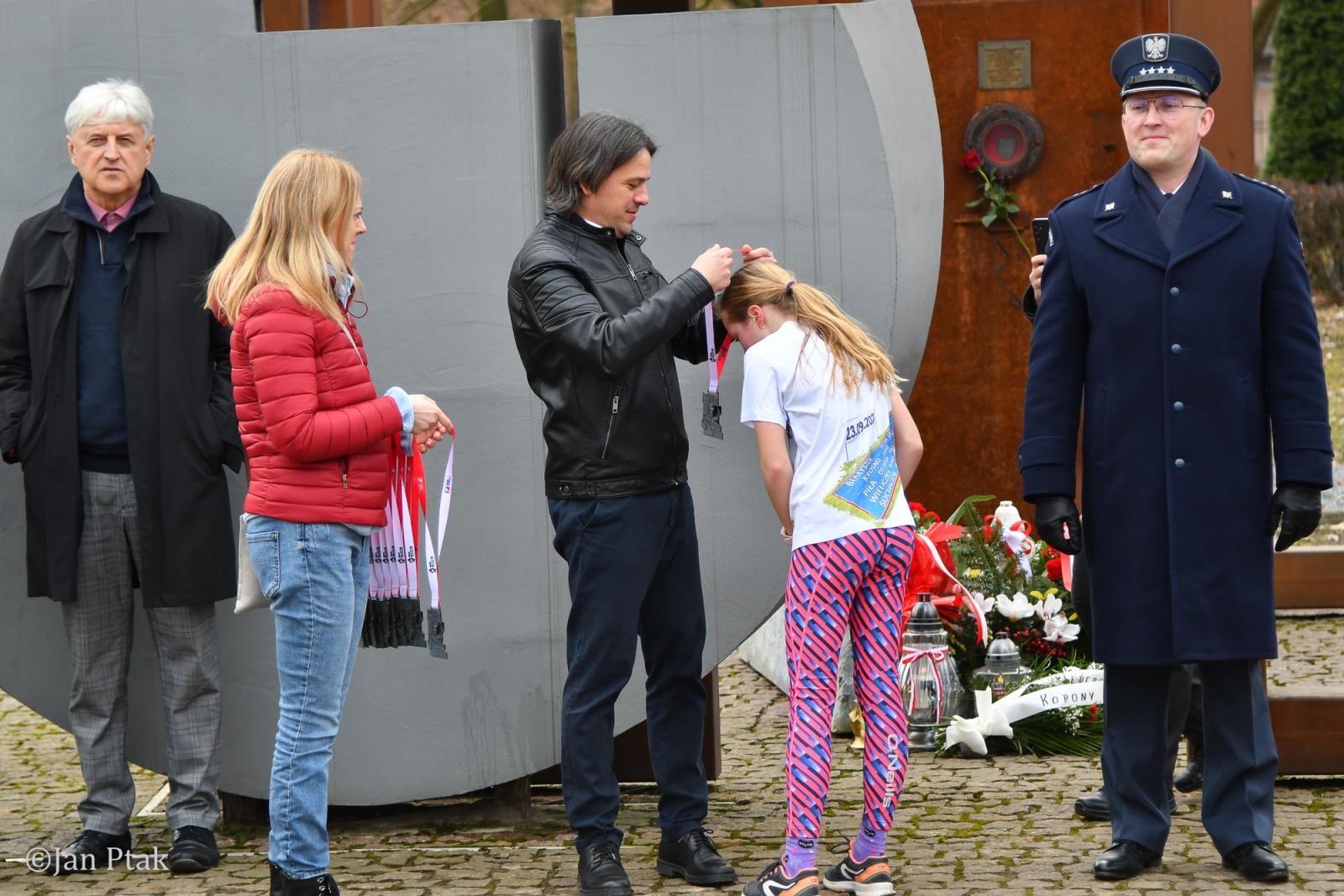 Zdjęcie w galerii na portalu naszraciborz.pl: Blisko 100 uczestników na starcie XIV Biegu Tropem Wilczym w Raciborzu wiadomości z regionu