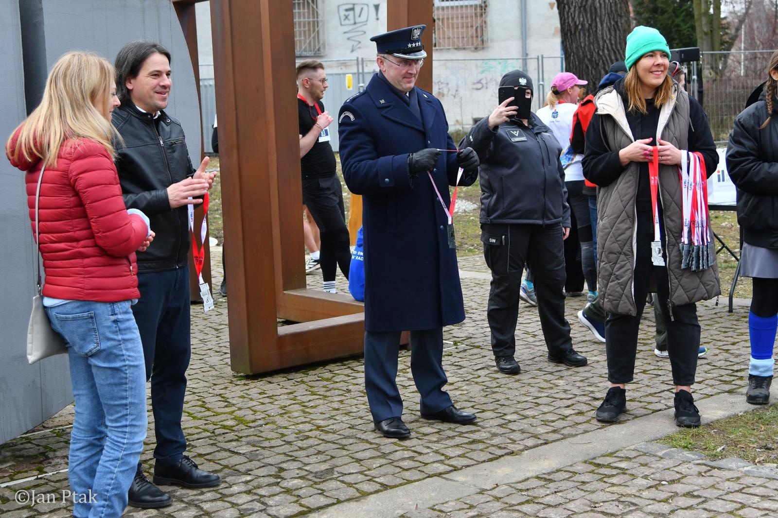 Zdjęcie w galerii na portalu naszraciborz.pl: Blisko 100 uczestników na starcie XIV Biegu Tropem Wilczym w Raciborzu wiadomości z regionu